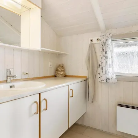 2 Bedroom Lovely In Nyaraló Otterup