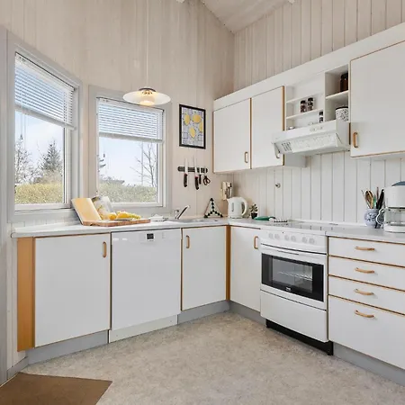 2 Bedroom Lovely In *